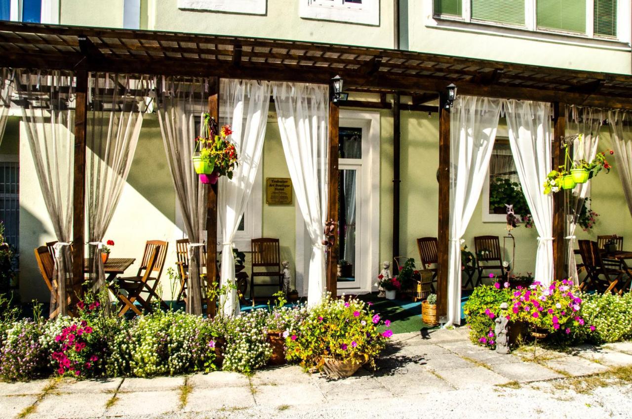 Trubarjev Art Boutique Hotel Лашко Екстер'єр фото